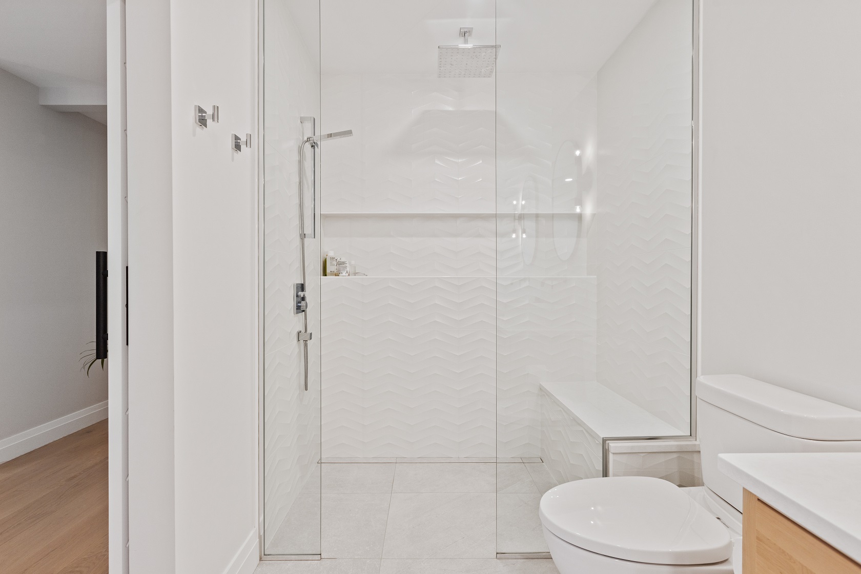 How to Clean Glass Showers and Keep them Spotless